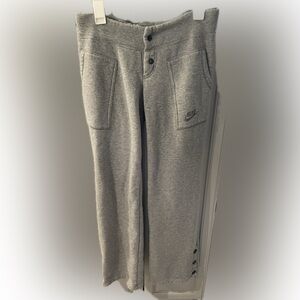 Sz. M. Women’s Nike fleece wide leg pants